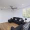 Del Rae Unit 18 25 Shoal Bay Road