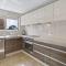 Shoal Towers Unit 3 11 Shoal Bay Road