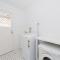 Surf Break Unit 10B Tuna Cresent Upstairs