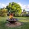 EdenValley Private Manicured Gardens with Fire Pit