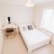 Booker Avenue House - 4 bedroom house with garden and parking