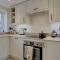 Luxury 1 bed cottage with hot tub and log burner - Great Massingham