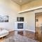 Sleek and Modern Townhome about 11 Mi to Dtwn Boise