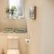 32A, Buxton