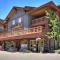 Spacious, Mountain Chic, Close to Ski Lift 1 bedroom - TM316
