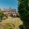 NORTH BEACH HOUSE - 3 Bedroom Fully Equipped Spacious House Perfect for Family Getaways in Bridlington