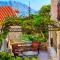 Old town house with private garden - Budua