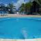 Linda casa com 5 quartos, a poucos metros da praia