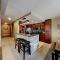 Slopeside Deluxe 2 Bdrm Condo with Underground Parking! Sierra Megeve 25
