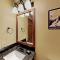 Slopeside Deluxe 2 Bdrm Condo with Underground Parking! Sierra Megeve 25
