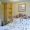 Wind In The Willows: Sleeps 4, Kitchen, bathroom, lounge, WIFI