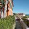 Trilocale in villa vista mare Apt 2