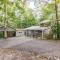 New Listing! Designer Getaway - 2 Bedrooms, 4 Minutes to Dahlonega, Hot Tub - Dahlonega