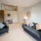 Entire Duplex apartment for up to 6 guests, free wifi - Darlington