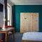 ROOM 1 / ROOM 2