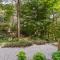 New Listing! Designer Getaway - 2 Bedrooms, 4 Minutes to Dahlonega, Hot Tub - Dahlonega