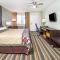 Super 8 by Wyndham Brookhaven - بروكهافن