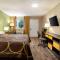 Super 8 by Wyndham Brookhaven
