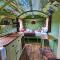 Stonehenge Inn & Shepherd's Huts - Durrington