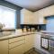 Rockside - Luxury 1 bedroom home with hot tub, central location, parking and pet friendly