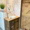 Farndale House-Hot tub