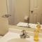 RELAXING 3 BR WITH FREE PARKING AT THE SEQUOIA - واشنطن