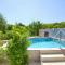 Luxury Jerini Barn