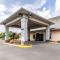 Econo Lodge Inn & Suites