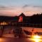 Pyramids Overlook Inn