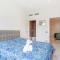 Seaside Flat with Swimming Pool and Private Parking