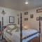 Pet-Friendly Libby Cottage with Mountain Views!