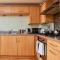 The Sleek Nottingham Gem with Balcony - Sleeps 6