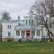Saka Manor