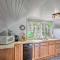 Owls Nest Studio with Hot Tub Hike Nearby!