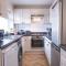 Saltbox Properties- LARGE!! 3 bed, 3 bath house, parking, fast wifi, town centre location! sleeps 6 - 阿什比德拉祖什