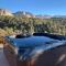 Skyfall Cabin. Stunning views, Hot Tub, minutes from Zion - Orderville