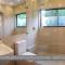 Bayview Penthouses and Rooms