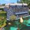 Lakeside Villa - Quite Location, walk to the pool and to the Country Club - Diamondhead