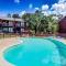 Lakeside Villa - Quite Location, walk to the pool and to the Country Club