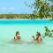 The Yak Lake House - Hostal - Bacalar