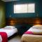 Desert Dew Guest House - Hutchinson
