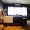 Desert Dew Guest House - Hutchinson