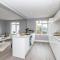 The POPULAR Chester Racecourse Apartments, Sleeps 4, FREE Parking
