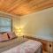 Updated Glen Arbor Cottage on Lake Dock and Mooring - بلدة غلين أربور