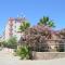 Megas Hotel