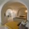 Potamos Luxury House, Private Pool, Santorini