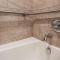 Best Western Plus Silver Saddle Inn