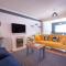 Saltbox Properties- LARGE!! 3 bed, 3 bath house, parking, fast wifi, town centre location! sleeps 6 - 阿什比德拉祖什