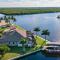 STUNNING Waterfront Villa with Infinity Pool, Spa, Preserve Views Casa del Sol - Roelens - Cape Coral