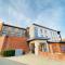 Oakgrove Apartment - 2 Bedroom with Terrance and private parking